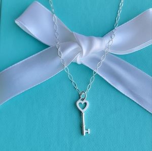 Heart key oval chain necklace